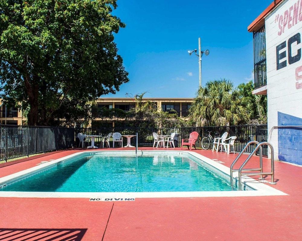 Econo Lodge North North Fort Myers Exterior foto